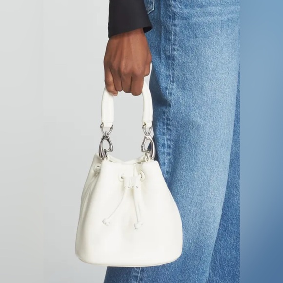 NEW JW PEI YULIA FAUX LEATHER BUCKET COLOR IVORY. Two straps removables - Picture 2 of 15